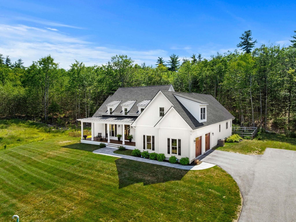 Photo of 28 Brynn Lane, Alton, NH 03809 (MLS # 5101080)