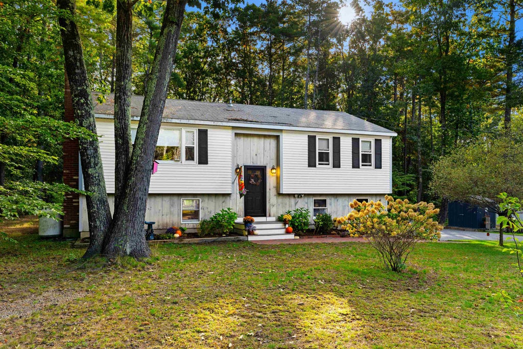 Photo of 4 Garrison Lane, Madbury, NH 03823 (MLS # 5113297)