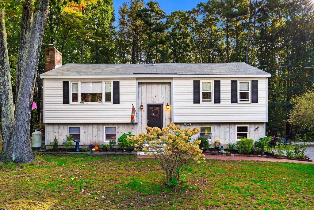 Photo of 4 Garrison Lane, Madbury, NH 03823 (MLS # 5113297)