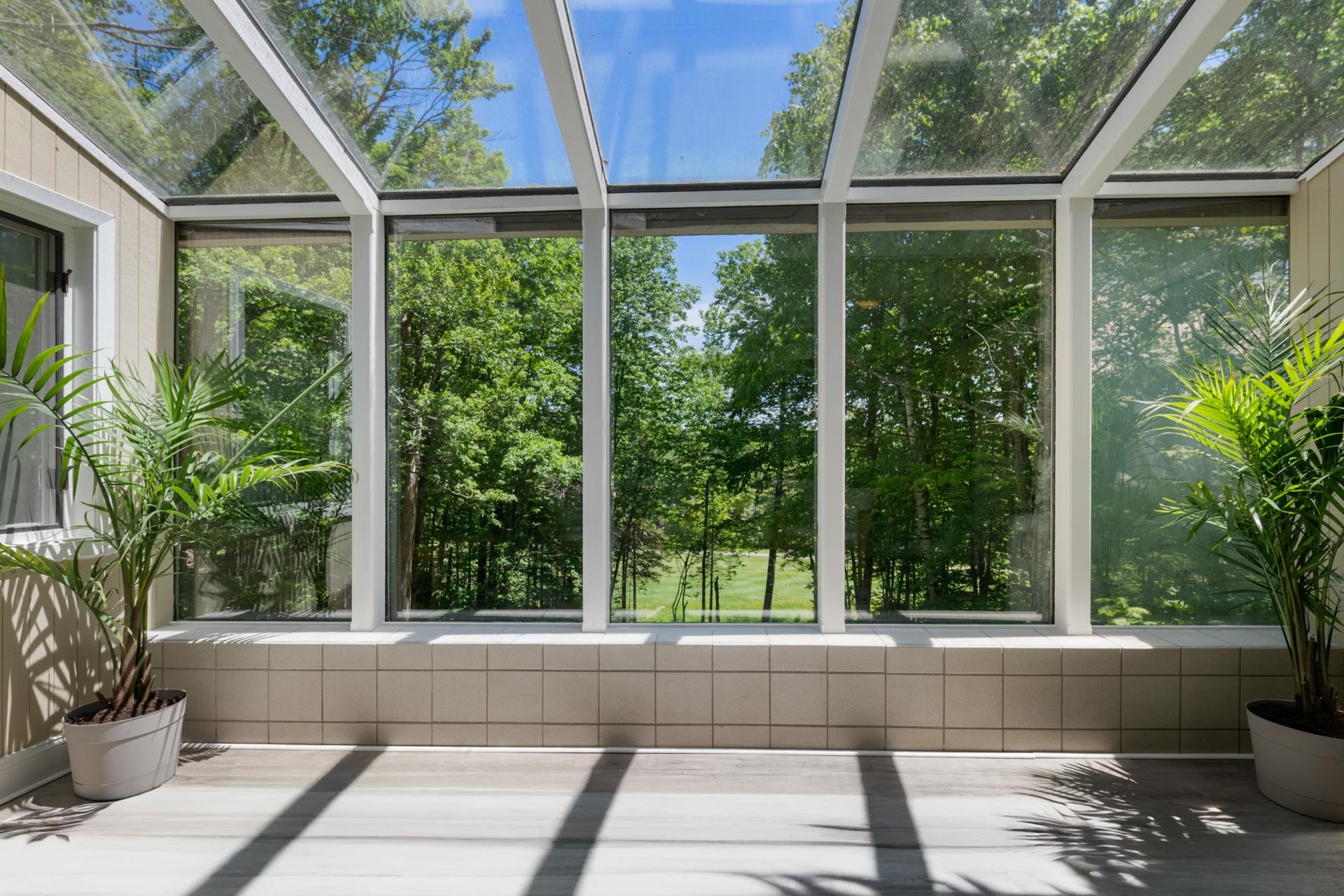10 Wedgewood Drive