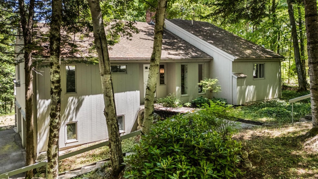 Photo of 10 Wedgewood Drive, Grantham, NH 03753 (MLS # 5094423)