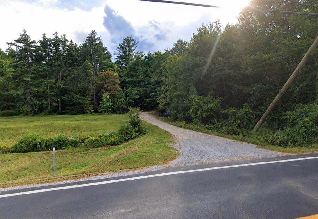 Photo of 0 Veasey Drive, Hebron, NH 03241 (MLS # 5109657)