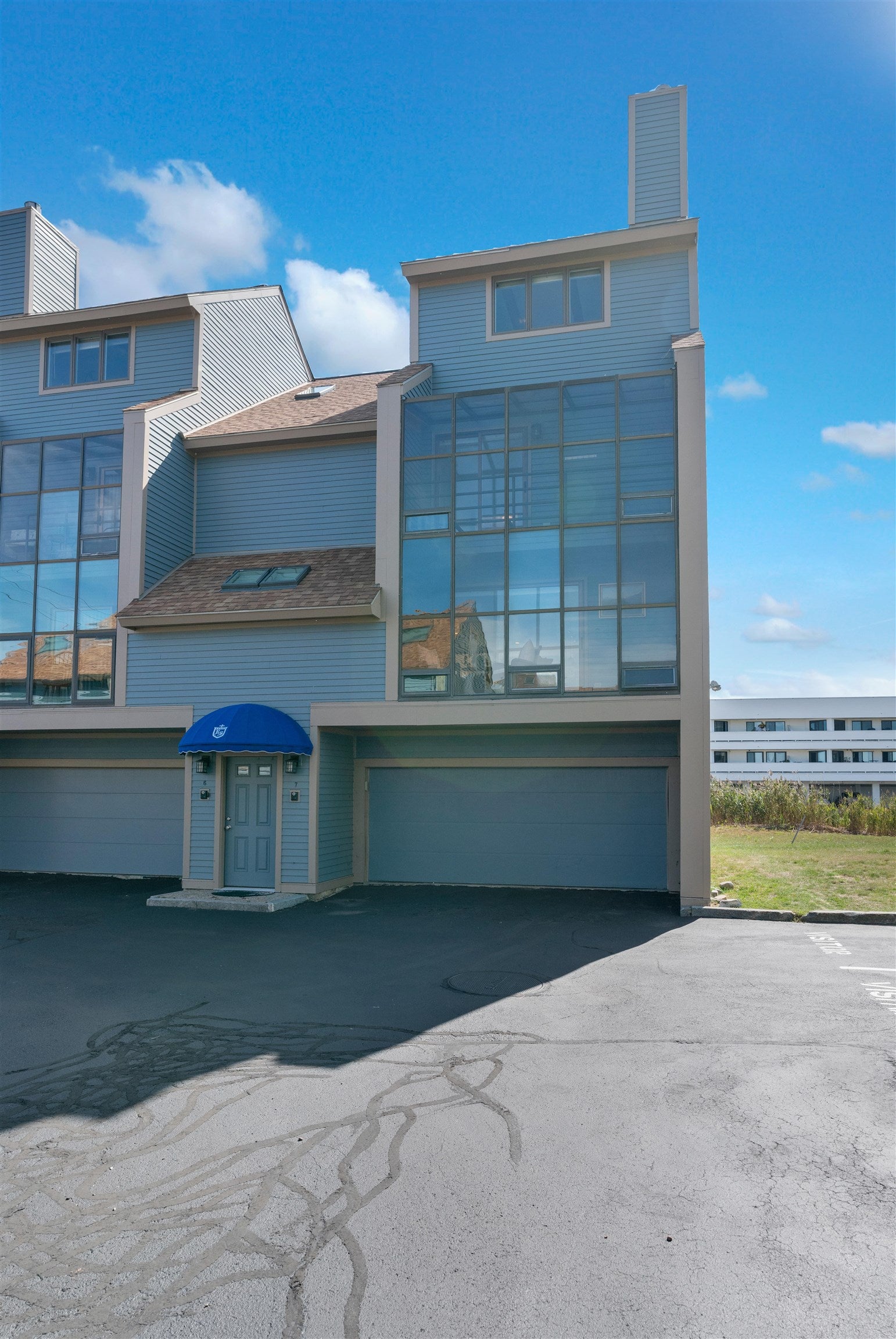 581 Ocean Boulevard #7