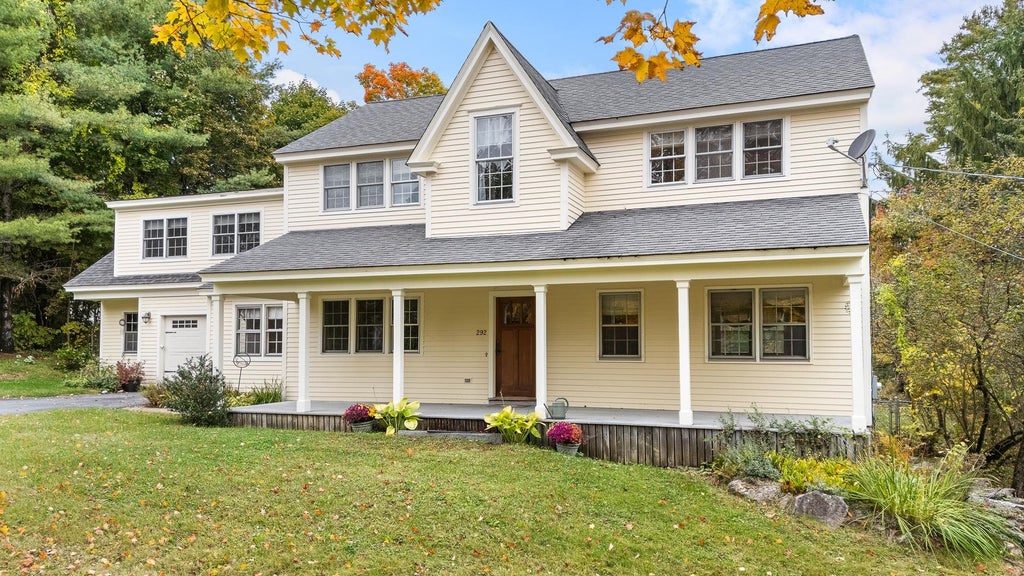 Photo of 292 South Pleasant Street, New London, NH 03257 (MLS # 5112802)