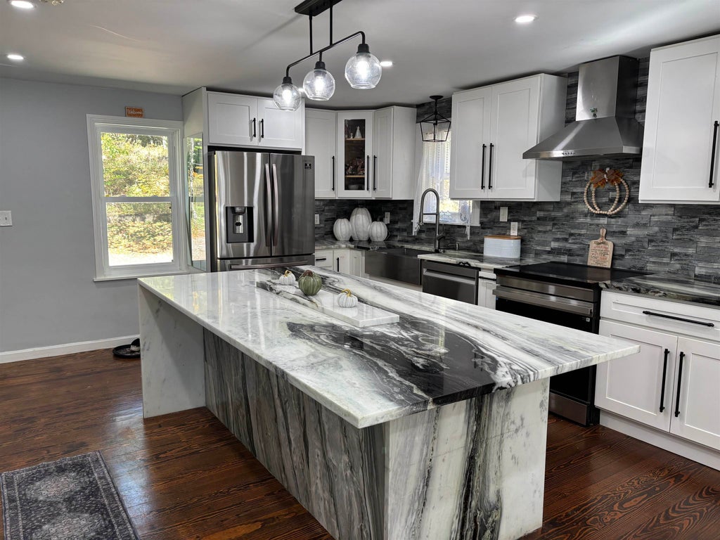 Photo of 65 Greenleaf Road, Sharon, NH 03458 (MLS # 5113545)
