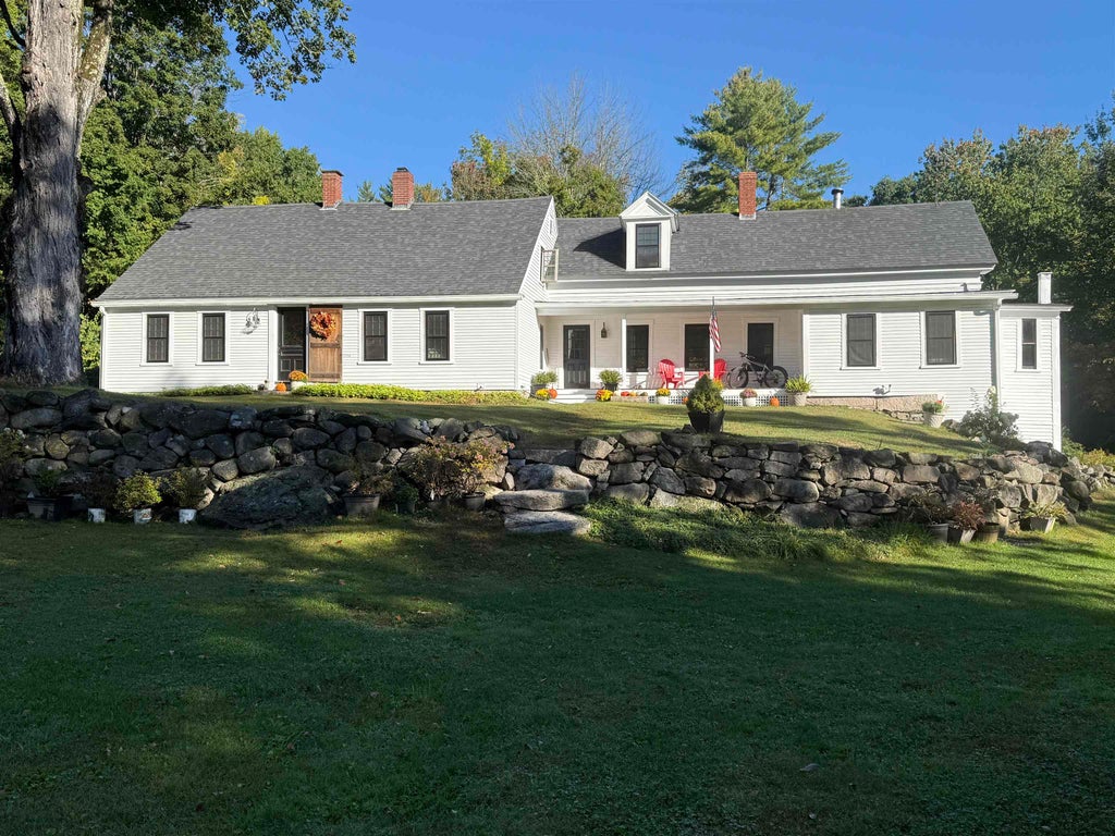 Photo of 52 Lyford Road, Brookfield, NH 03872 (MLS # 5090160)