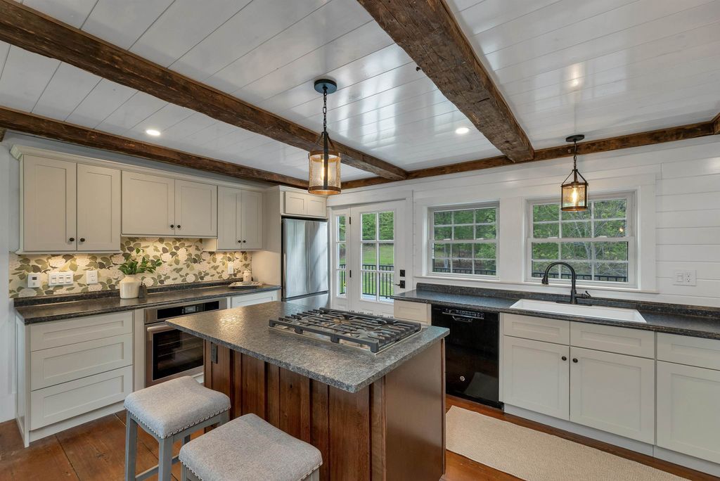 Photo of 52 Lyford Road, Brookfield, NH 03872 (MLS # 5090160)