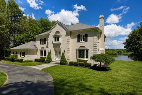 Photo of 4 Cullen Bay Road, Dover, NH 03820 (MLS # 5091784)