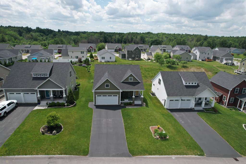 Photo of 28 Luna Circle, Somersworth, NH 03878 (MLS # 5094757)