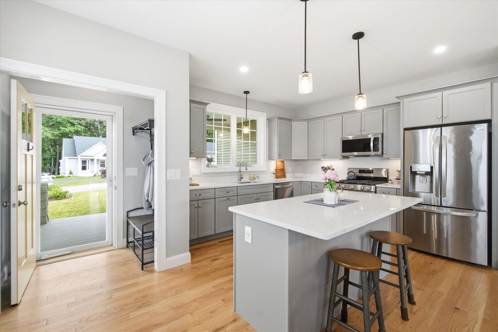 Photo of 28 Luna Circle, Somersworth, NH 03878 (MLS # 5094757)