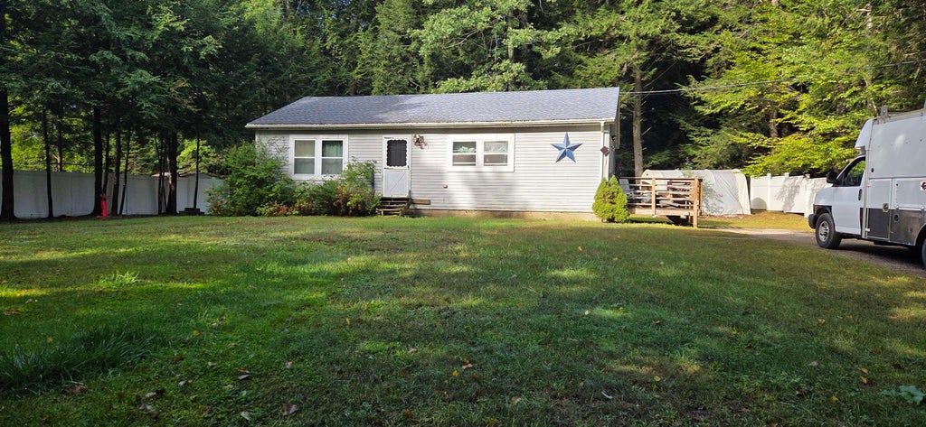Photo of 12 Lincoln Lane, Barnstead, NH 03218 (MLS # 5109690)
