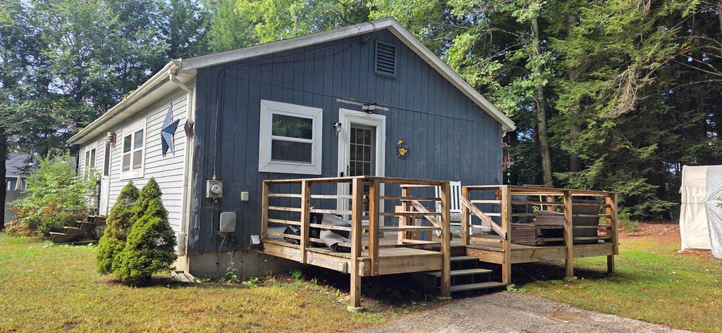 Photo of 12 Lincoln Lane, Barnstead, NH 03218 (MLS # 5109690)