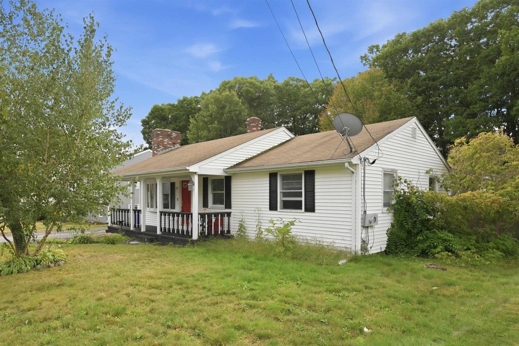 Photo of 141 Hoyt Street, Manchester, NH 03103 (MLS # 5098138)