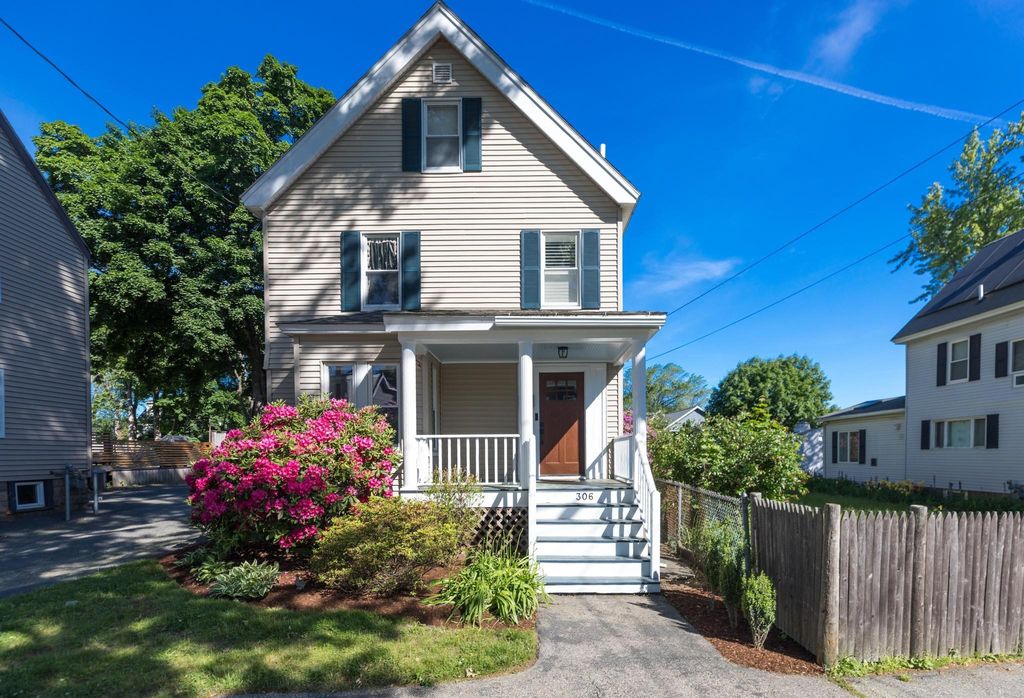Photo of 306 Thornton Street, Portsmouth, NH 03801 (MLS # 5094031)