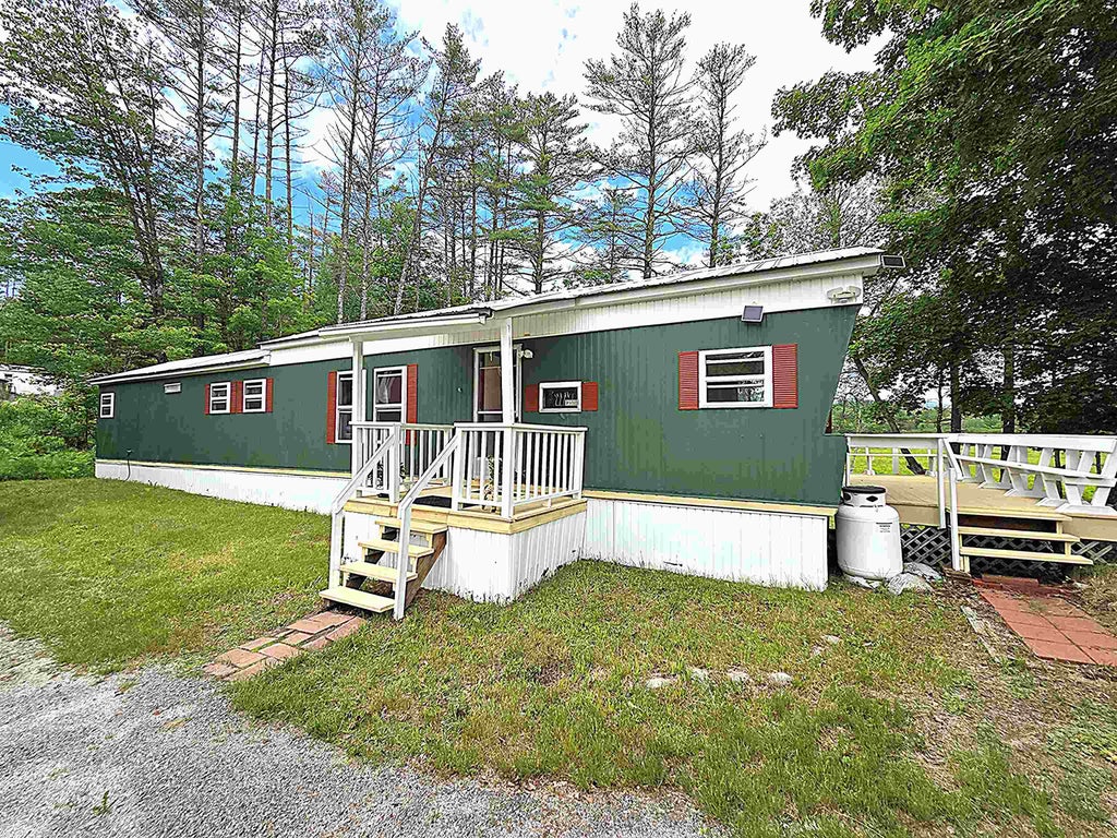 Photo of 33 Sanborn Road, Plymouth, NH 03264 (MLS # 5094342)