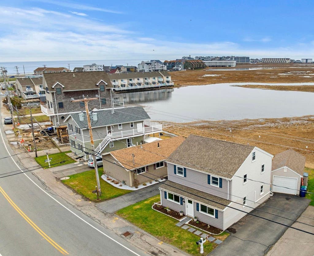Photo of 543 Winnacunnet Road, Hampton, NH 03842 (MLS # 5085741)
