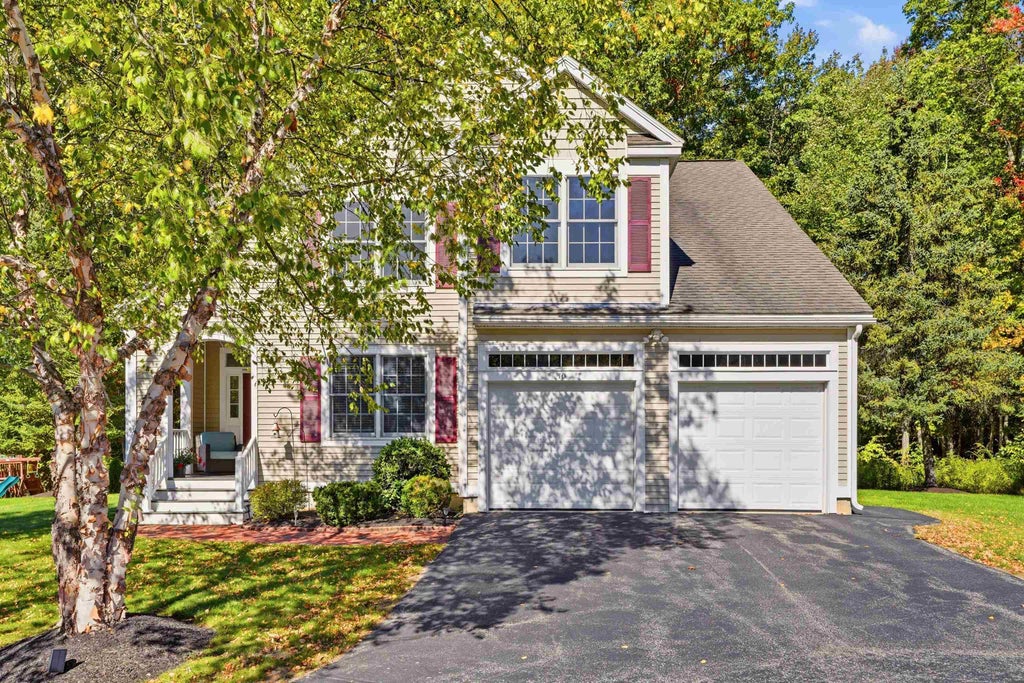 Photo of 10 Cortland Avenue, Stratham, NH 03885 (MLS # 5114056)