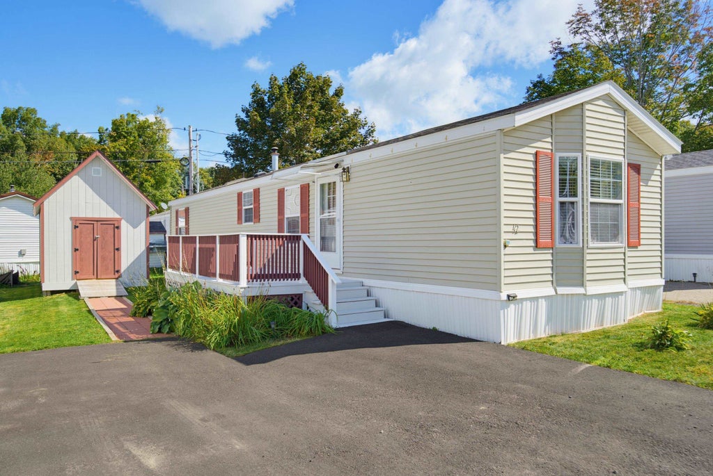 Photo of 42 Columbia Drive, Newmarket, NH 03857 (MLS # 5111701)