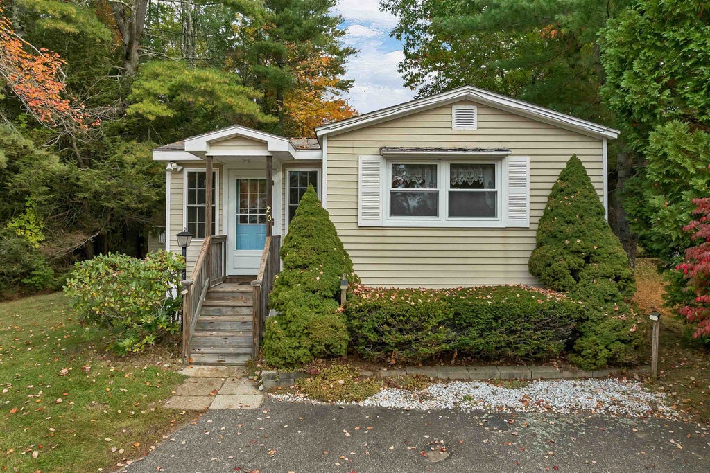 Photo of 20 Arrowbrook Road, Dover, NH 03820 (MLS # 5114019)