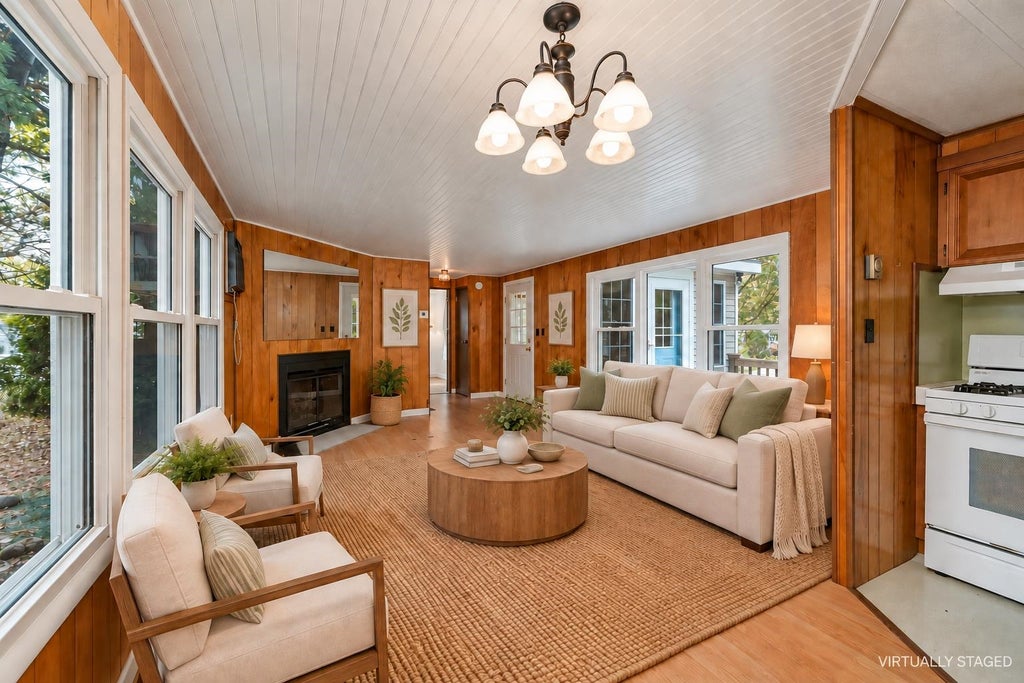Photo of 20 Arrowbrook Road, Dover, NH 03820 (MLS # 5114019)