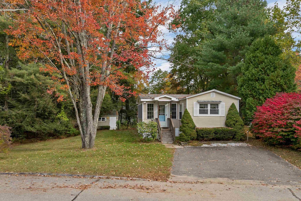 Photo of 20 Arrowbrook Road, Dover, NH 03820 (MLS # 5114019)