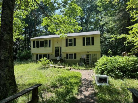 Photo of 6 Saddlepath Road, Raymond, NH 03077 (MLS # 5097998)
