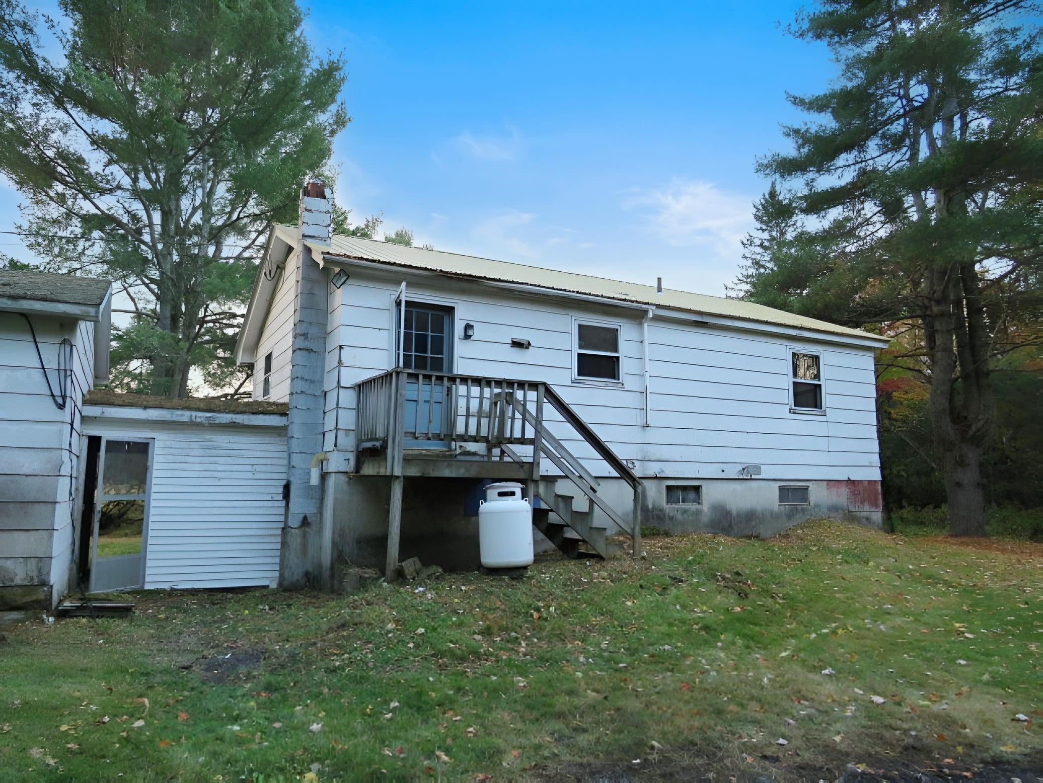 664 River Road