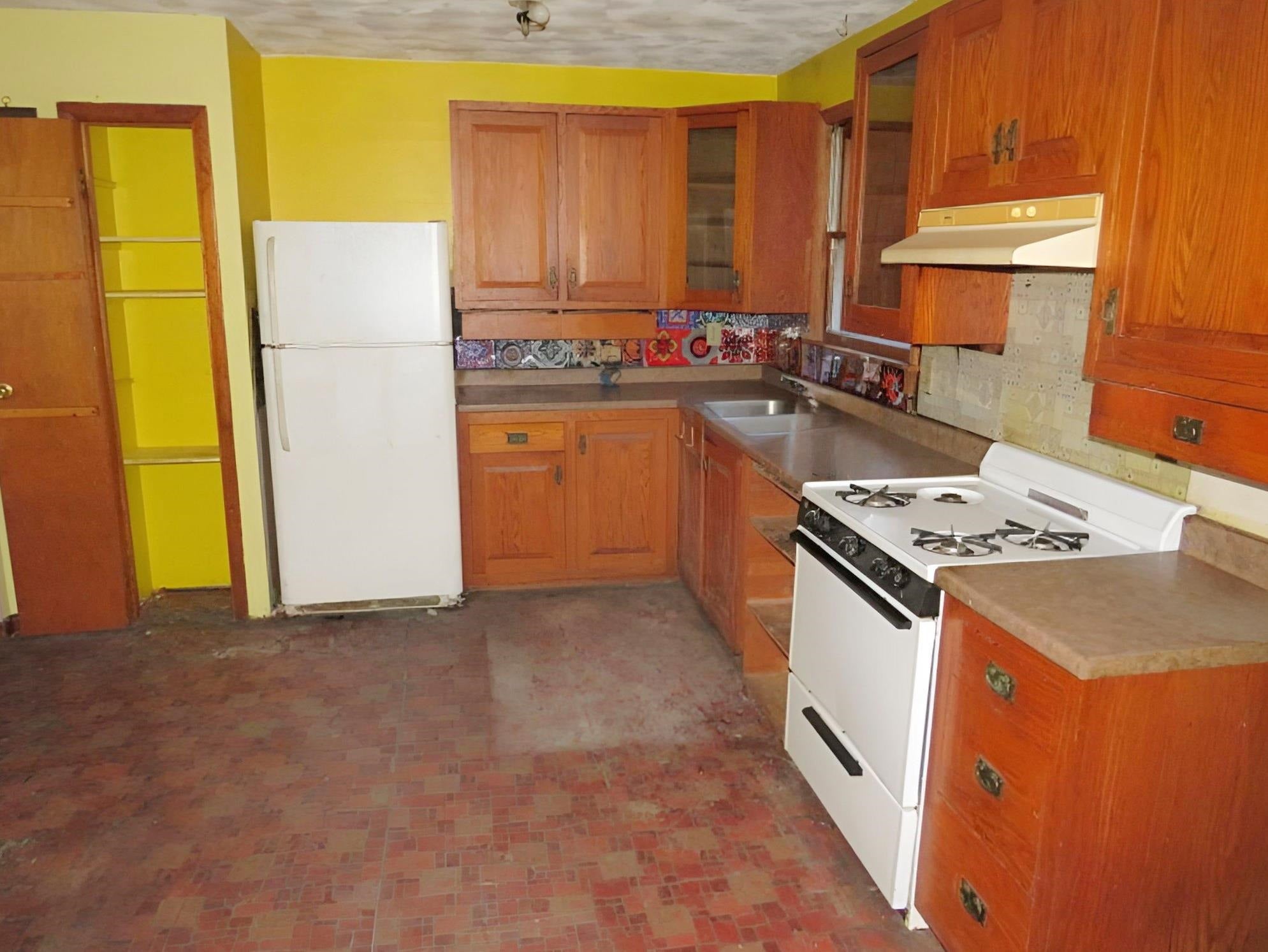 664 River Road
