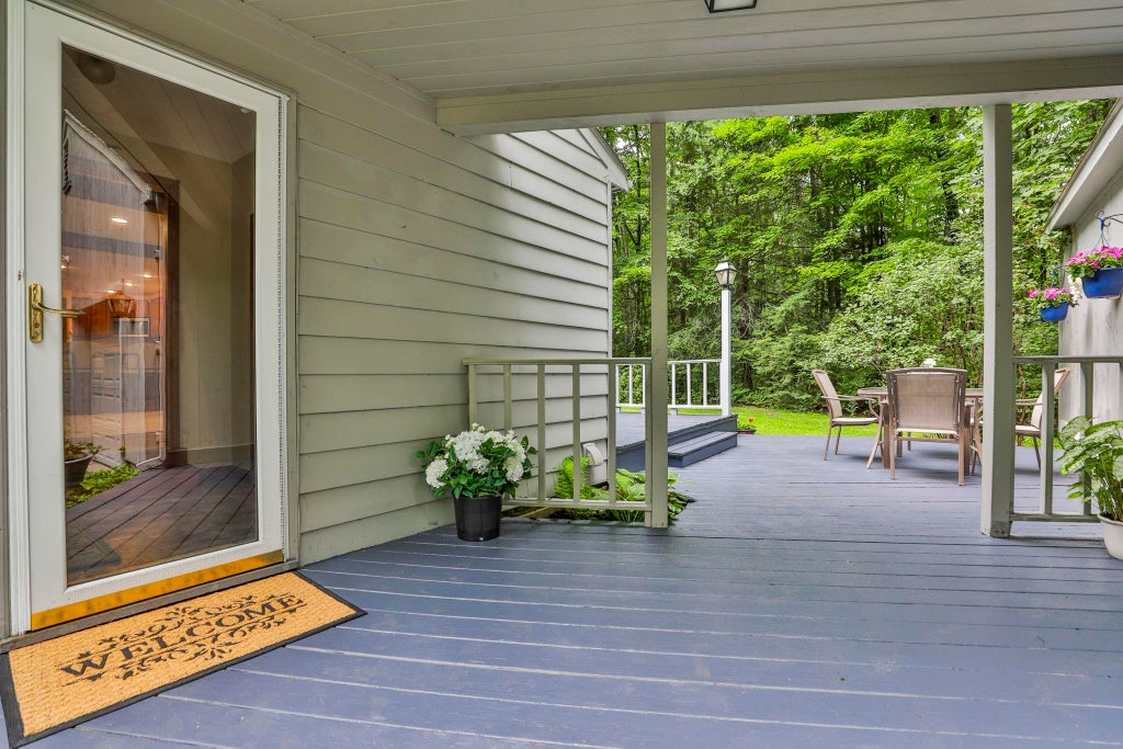 Photo of 24 Cricket Hill Drive, Amherst, NH 03031 (MLS # 5100113)
