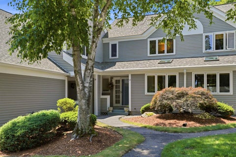 Photo of 33 Larkspur Court #123, Nashua, NH 03062 (MLS # 5099527)