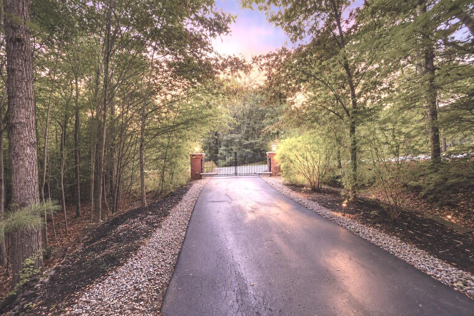 2 Rolling Woods Drive