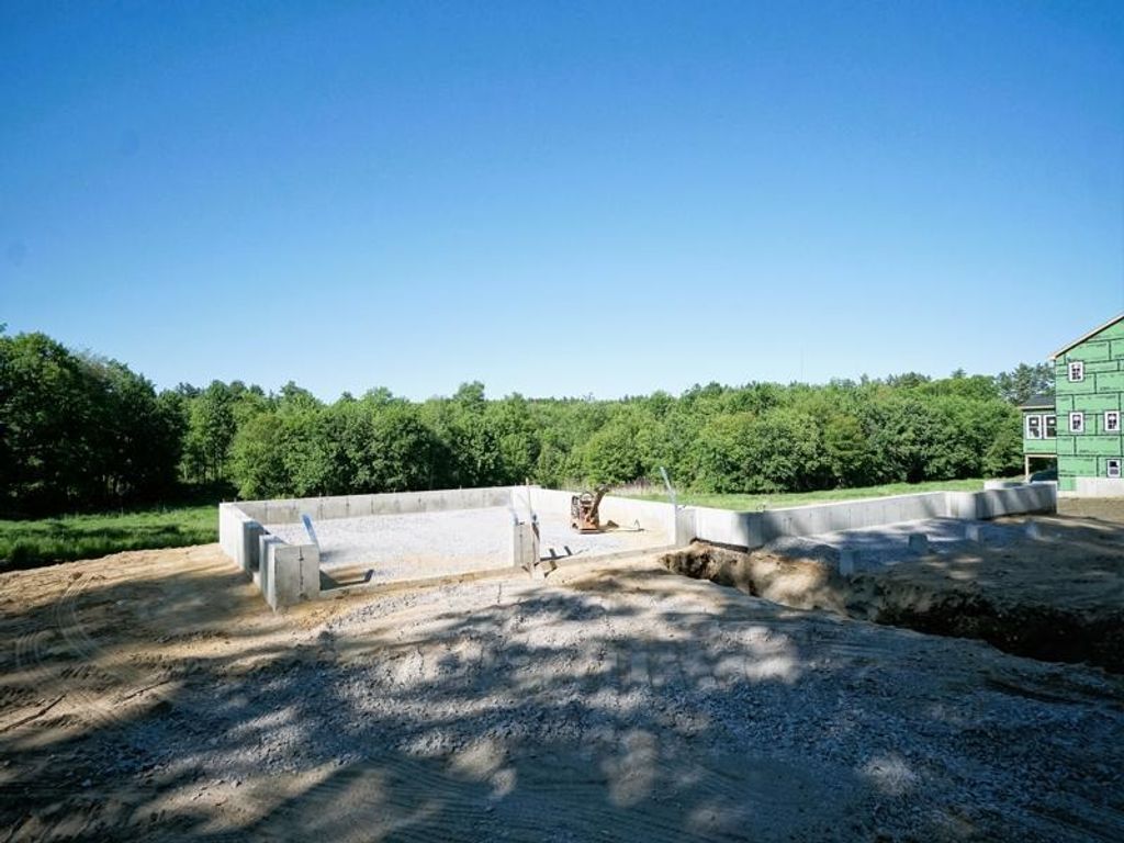 Photo of 76 Island Pond Road, Derry, NH 03038 (MLS # 5093026)