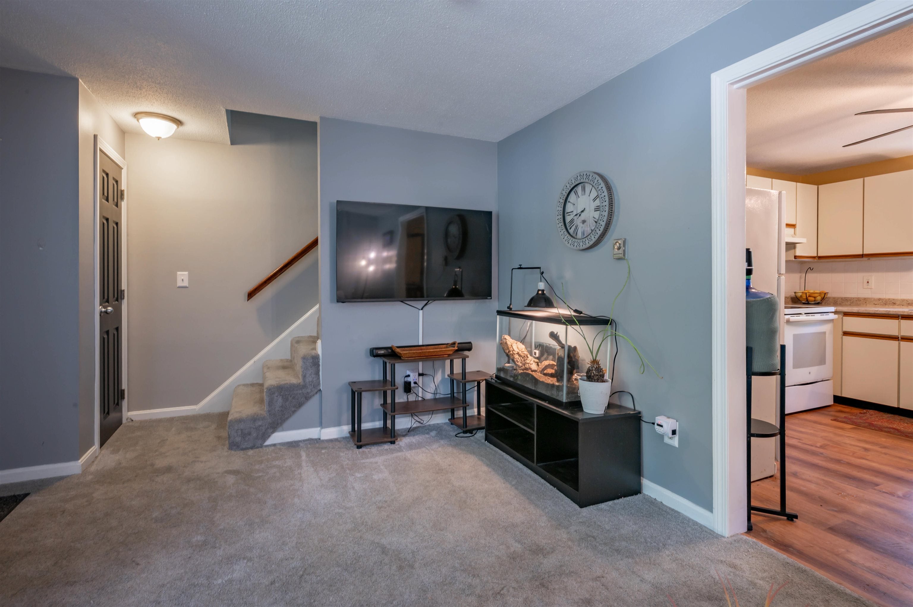 7 Midridge Circle