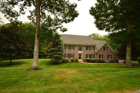 Photo of 35 Colonel Daniels Drive, Bedford, NH 03110 (MLS # 5100230)