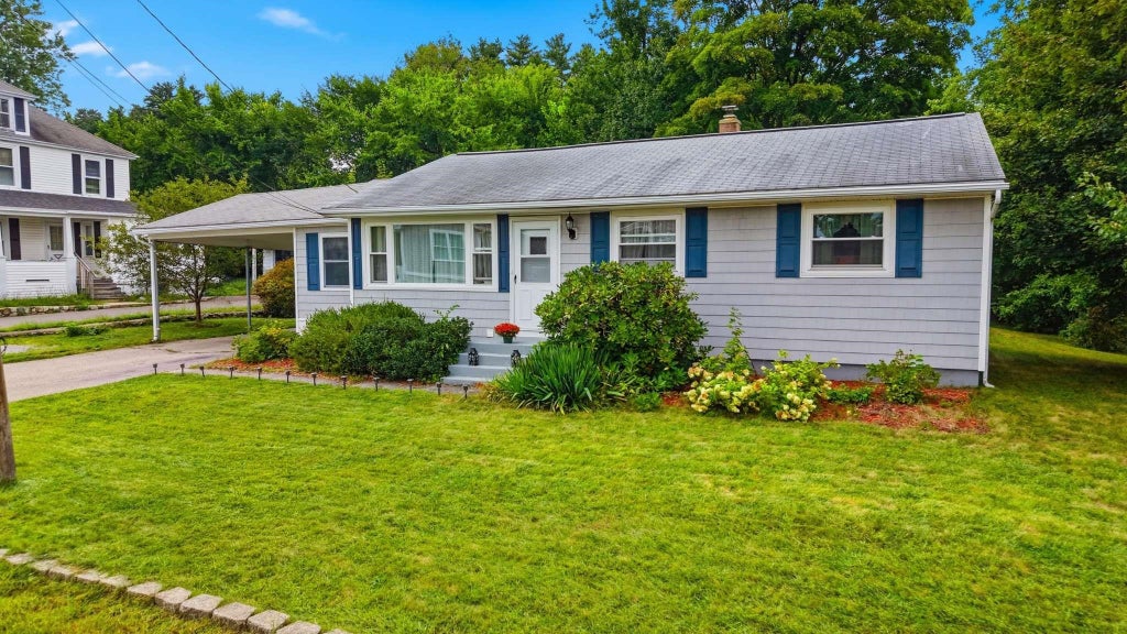 Photo of 12 Joffre Street, Goffstown, NH 03102 (MLS # 5105800)