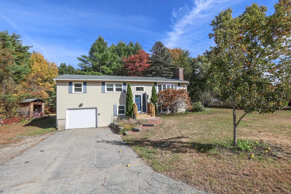 Photo of 36 Pine Crest Drive, Goffstown, NH 03045 (MLS # 5115242)
