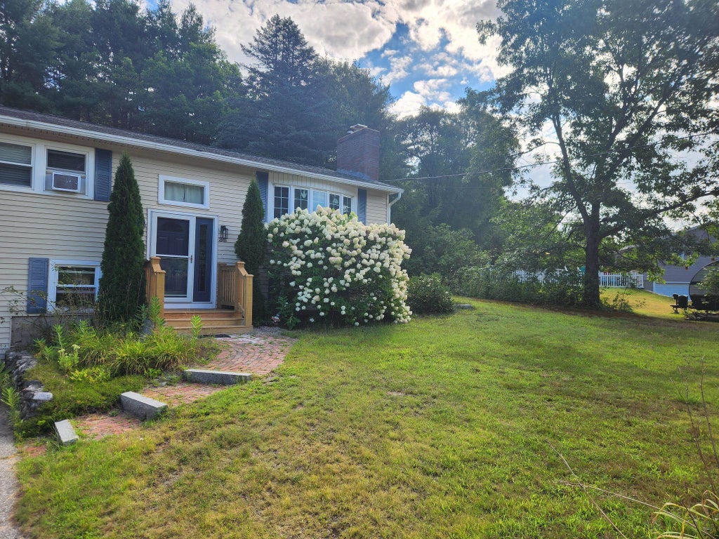 Photo of 36 Pine Crest Drive, Goffstown, NH 03045 (MLS # 5115242)