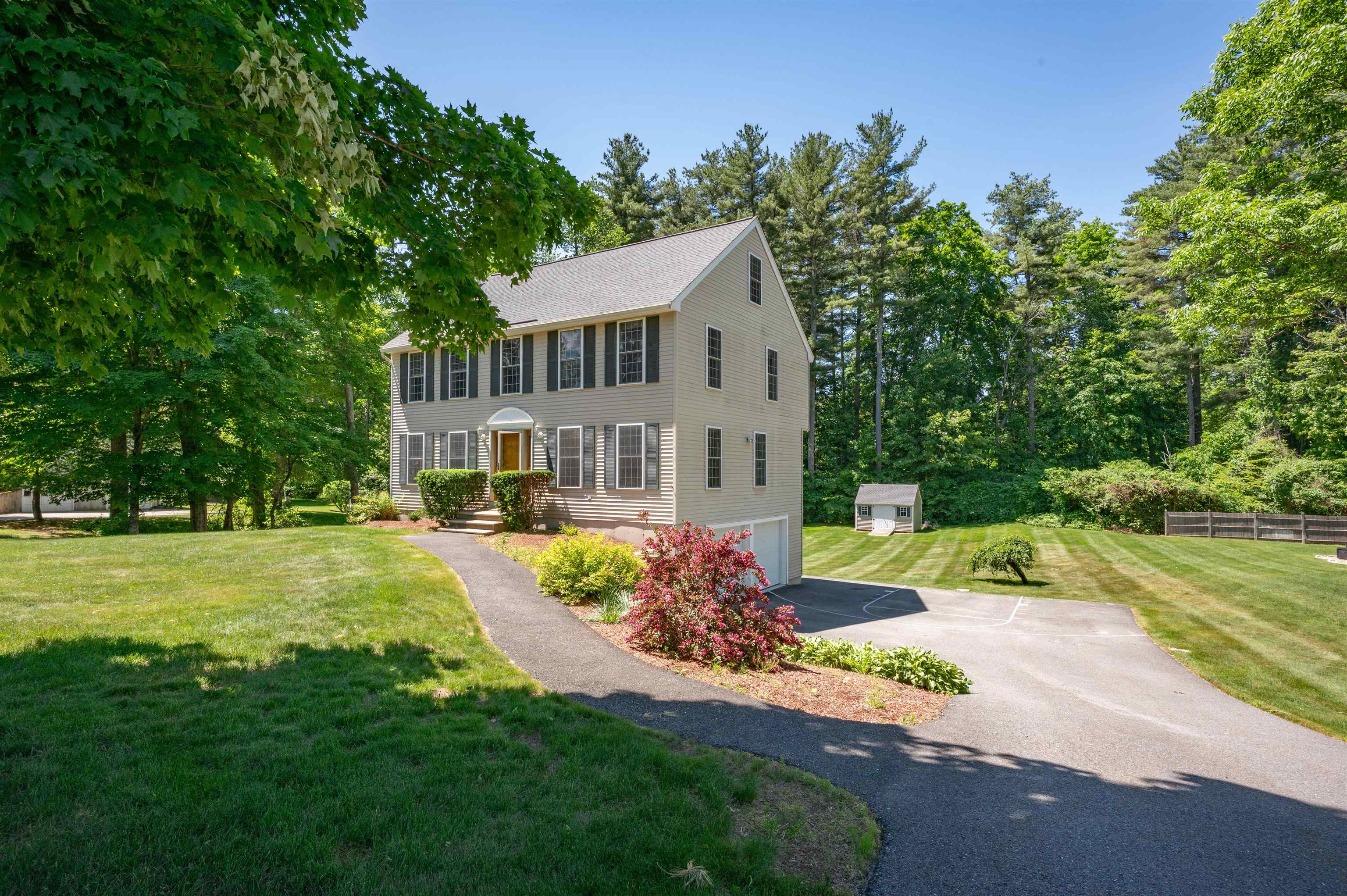 10 Golden Brook Road