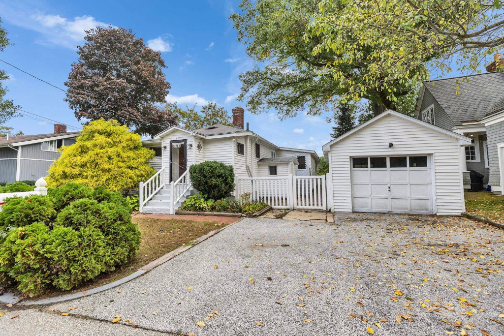 Photo of 501 Stark Lane, Manchester, NH 03102 (MLS # 5112684)