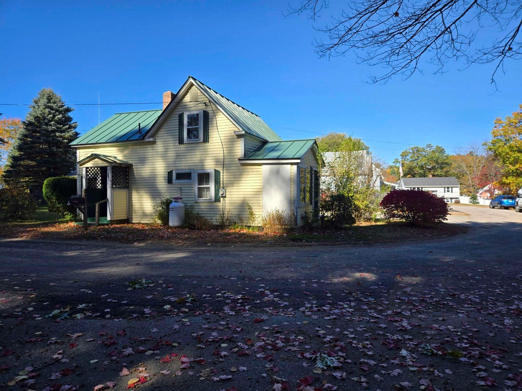 Photo of 5 Laxon Avenue, Franklin, NH 03235 (MLS # 5115736)