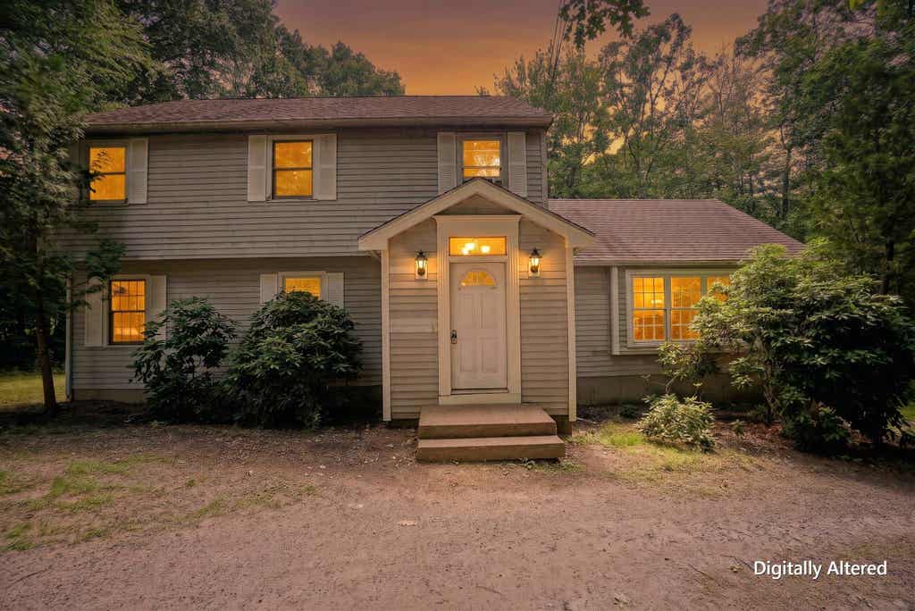 Photo of 12 Anne Drive, Hampstead, NH 03841 (MLS # 5096930)