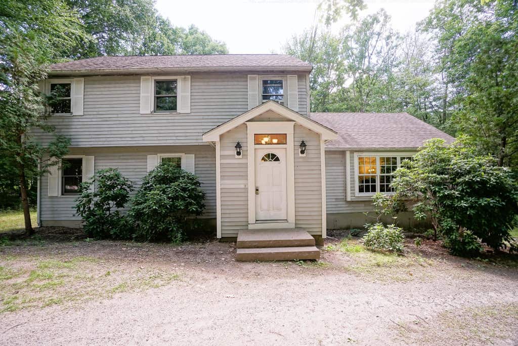 Photo of 12 Anne Drive, Hampstead, NH 03841 (MLS # 5096930)