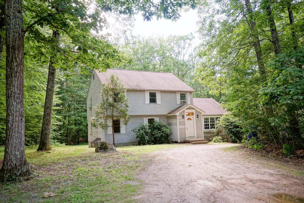 Photo of 12 Anne Drive, Hampstead, NH 03841 (MLS # 5096930)