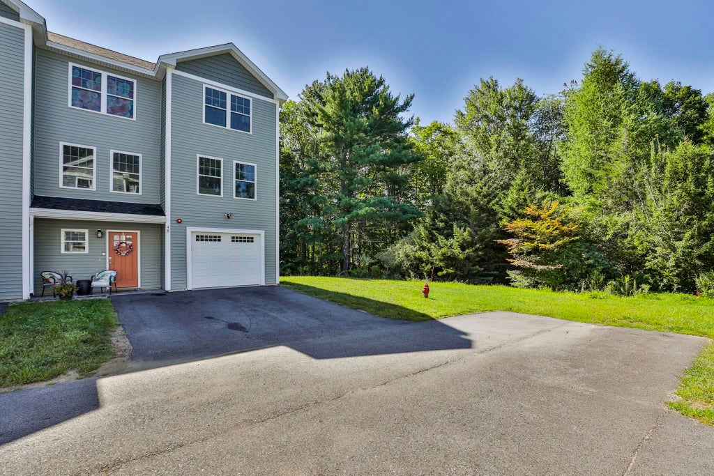 Photo of 4 Bovee Way #B, Epping, NH 03042 (MLS # 5109016)