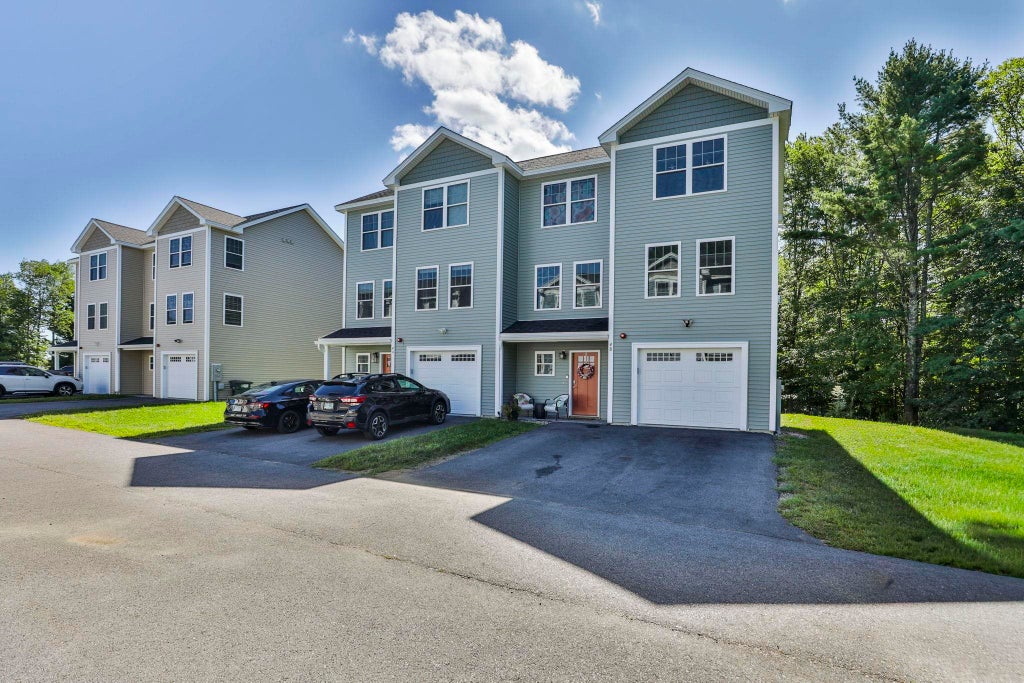 Photo of 4 Bovee Way #B, Epping, NH 03042 (MLS # 5109016)