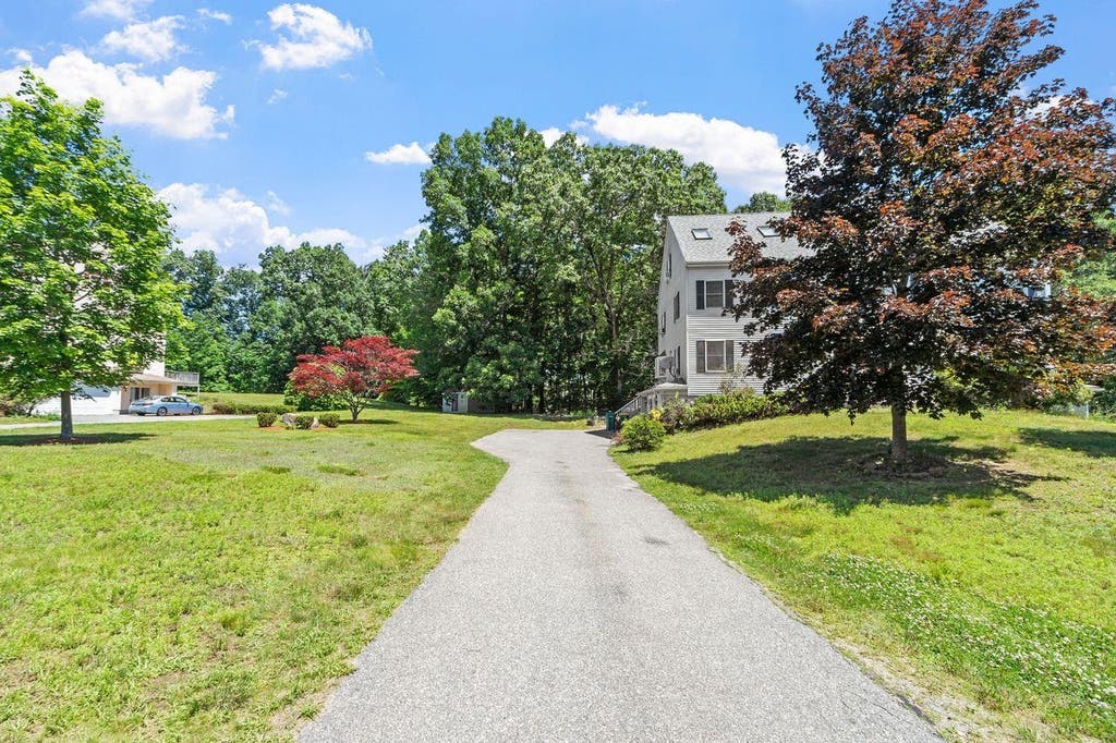 Photo of 6 Kasher Drive, Kingston, NH 03848 (MLS # 5096705)