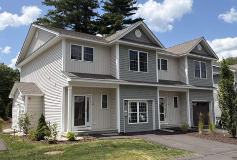 Photo of 1 Dearborn Circle, Goffstown, NH 03045 (MLS # 5101640)