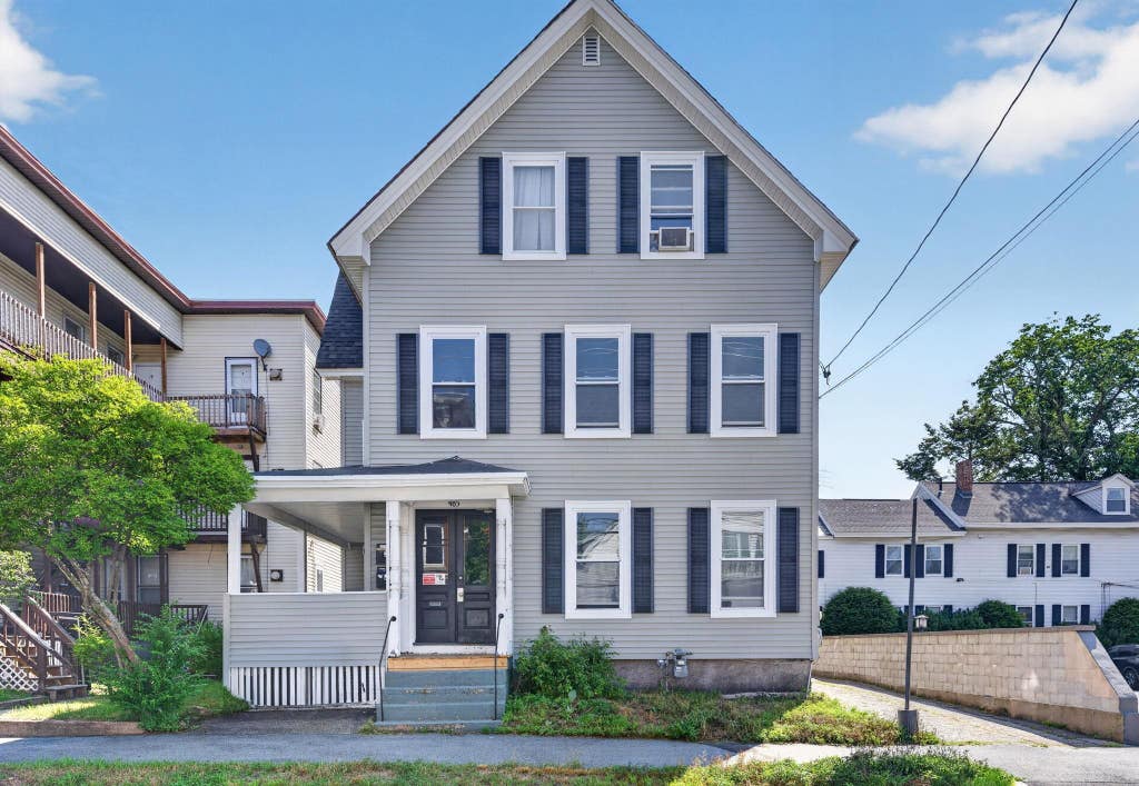 Photo of 485 Pine Street, Manchester, NH 03104 (MLS # 5102350)