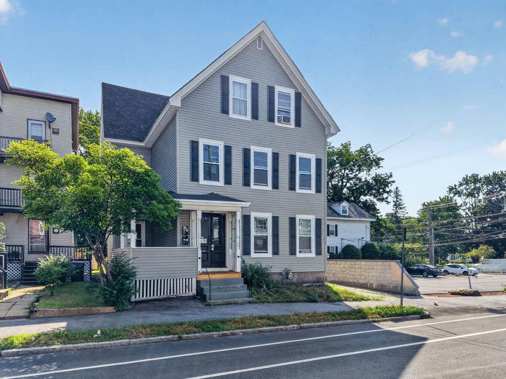 Photo of 485 Pine Street, Manchester, NH 03104 (MLS # 5102350)