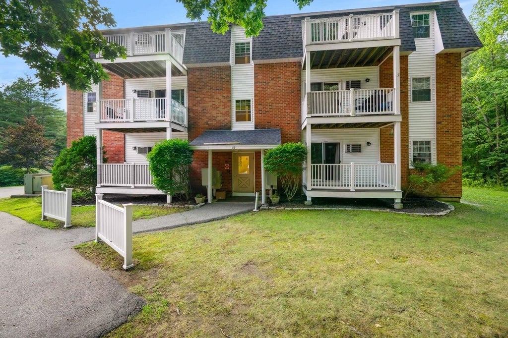 Photo of 39 Ernest Avenue #202, Exeter, NH 03833 (MLS # 5094304)